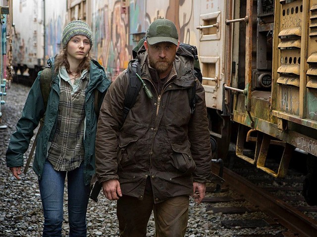 Tom and her father (Thomasin McKenzie and Ben Foster) live in the wild for as long as they can in Leave No Trace.