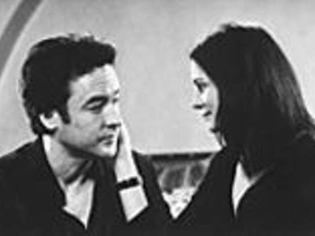John Cusack and Julia Roberts in America's Sweethearts, a romance as heartfelt as a sitcom