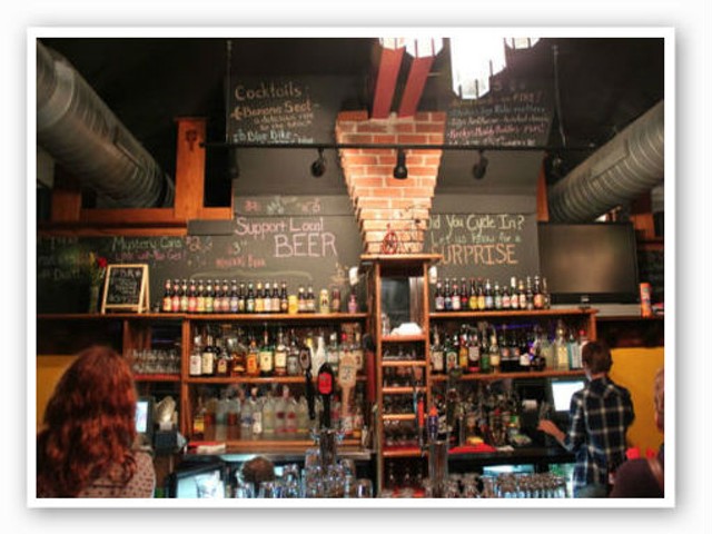 &nbsp;&nbsp;&nbsp;&nbsp;&nbsp;&nbsp;&nbsp; HandleBar welcomes you | RFT Photo