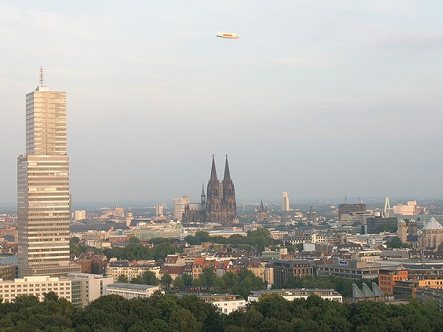 K&ouml;ln, including the famous cathedral