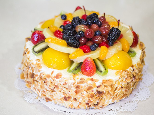 La Bonne Bouchee's strawberry-mousseline cake. | Photos by Mabel Suen