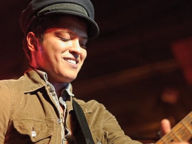 Bruno Mars made our private parts tingly way back in 2010. Read our review from his show at Pop's.