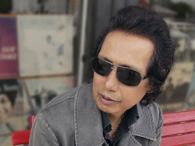 Alejandro Escovedo at Off Broadway, 5/15/12: Review and Setlist