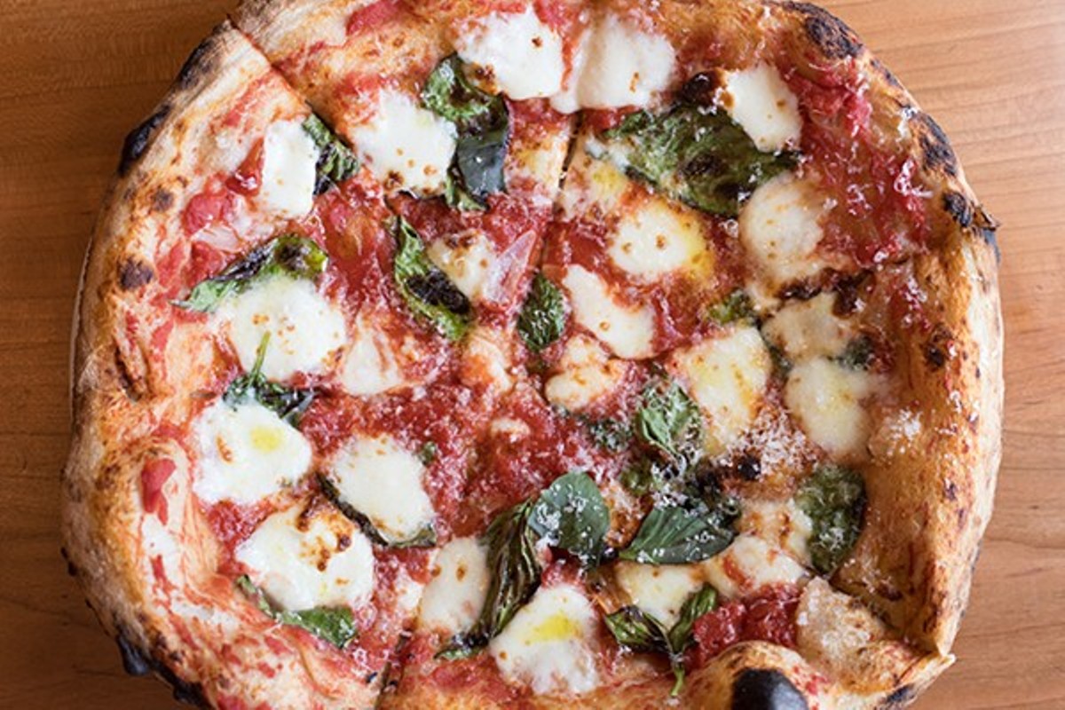 A classic margherita pizza at Louie.