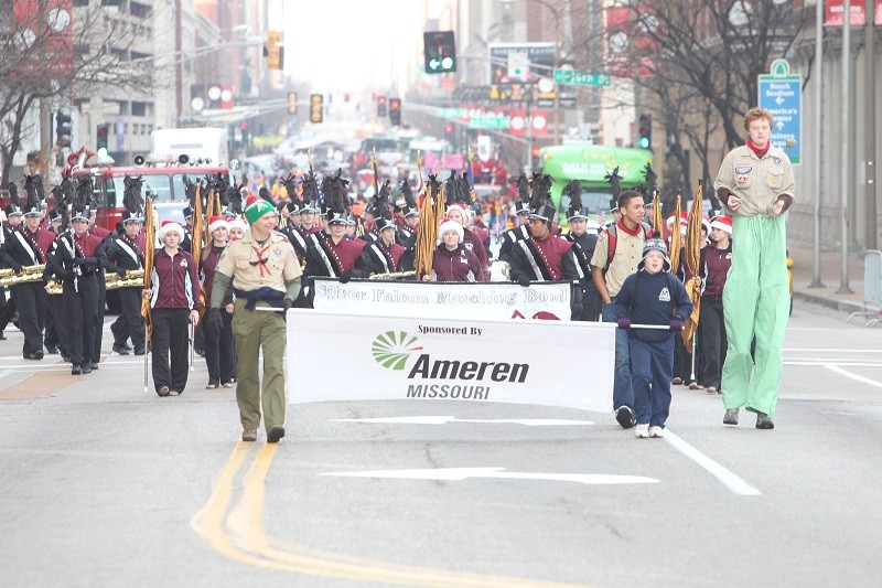 tgiving_parde_boy_scouts_with_ameren_missouri_sign.jpg