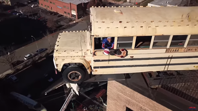Harlem Globetrotter Sinks 160-Foot Trick Shot from City Museum Roof Bus