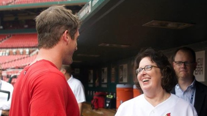 Cardinals: The Office's Phyllis Smith, St. Louis Native, Visits Busch Stadium (PHOTOS)