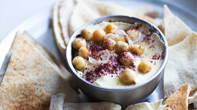 Hummus with pita. | Photos by Mabel Suen