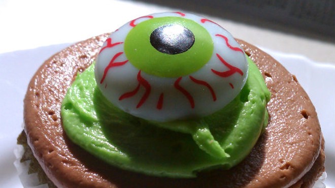 Guess Where I'm Getting Eyeballed By This Cupcake and Win $20 to Haveli Indian Restaurant [Updated]!