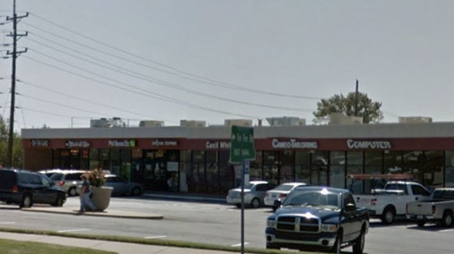 The shopping center on Dorsett where Lampert's was located. | Google Street View