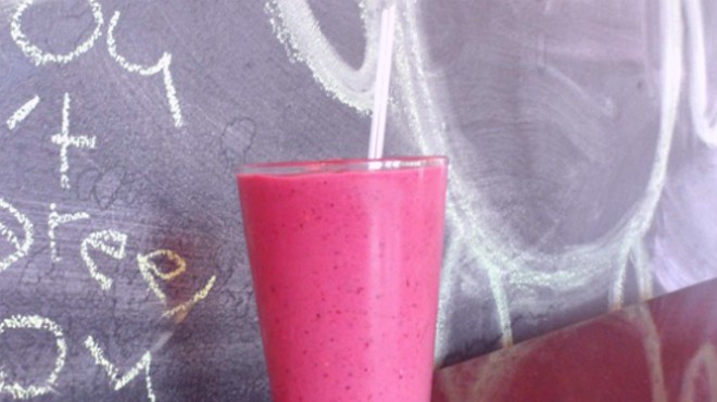 Guess Where I'm Drinking this Smoothie and Win $20 to Tee's Golf Grill [Updated]!
