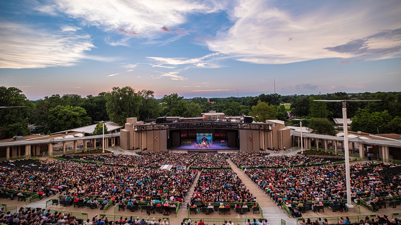 The Muny
Phil E, 1 star
"One star for food only. Two iced teas and sad nachos are $16.50."