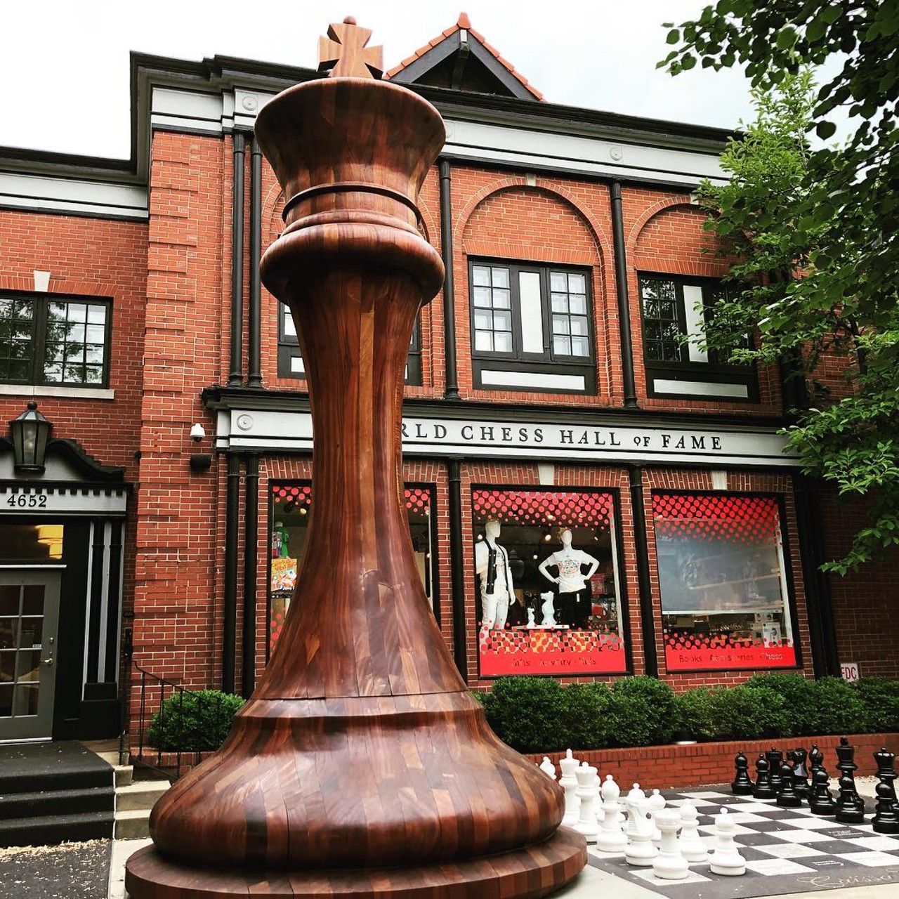 World's Largest Chess Piece
4652 Maryland Ave., St. Louis, MO
The World Chess Hall of Fame lives right in our own Central West End neighborhood. This world-class attraction is a pilgrimage site for chess addicts, who all stop to take their photo by this, the World's Largest Chess Piece.
Photo courtesy of itsjustclay / Instagram