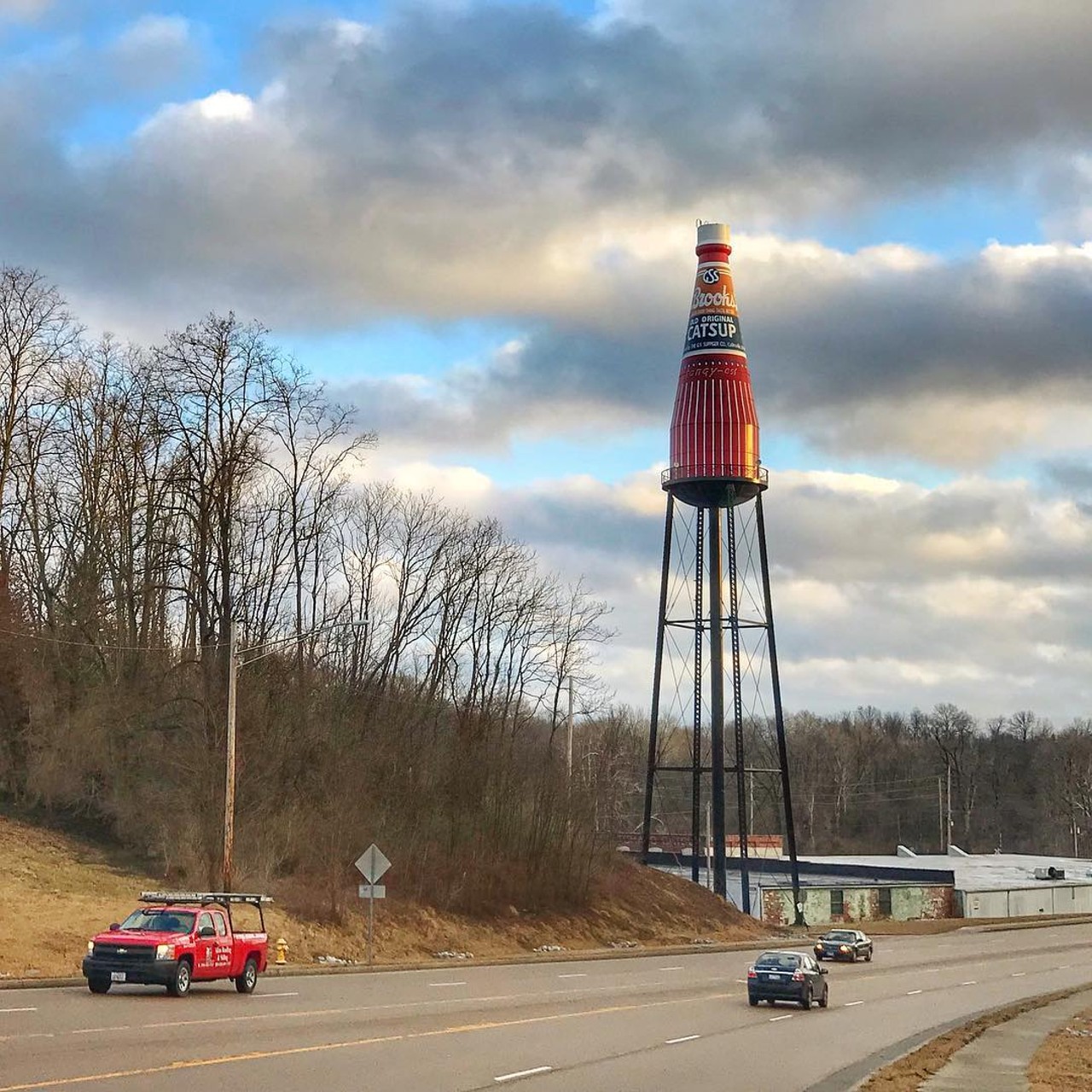 World's Largest Catsup Bottle
800 S. Morrison Ave., Collinsville, IL
The World's Largest Catsup Bottle has had many owners, and it has survived through the decades because of their dedication. Check it out just off of I-55 in Collinsville, Illinois.
Photo courtesy of kore_mary / Instagram