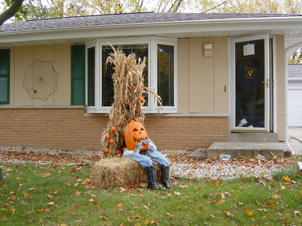 TELLING JOKES ON HALLOWEEN NIGHT WHEN TRICK-OR-TREATING
Kids in other cities don't have to tell jokes, they just get candy handed to them without even earning it. Slackers.
Photo courtesy of Jim Trottier / Flickr