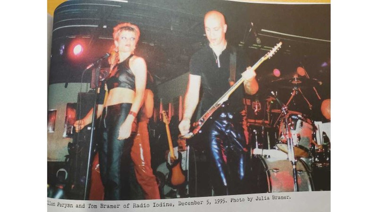 Ellen Perysn and Tom Bramer of Radio Iodine playing Mississippi Nights on December 5, 1995.