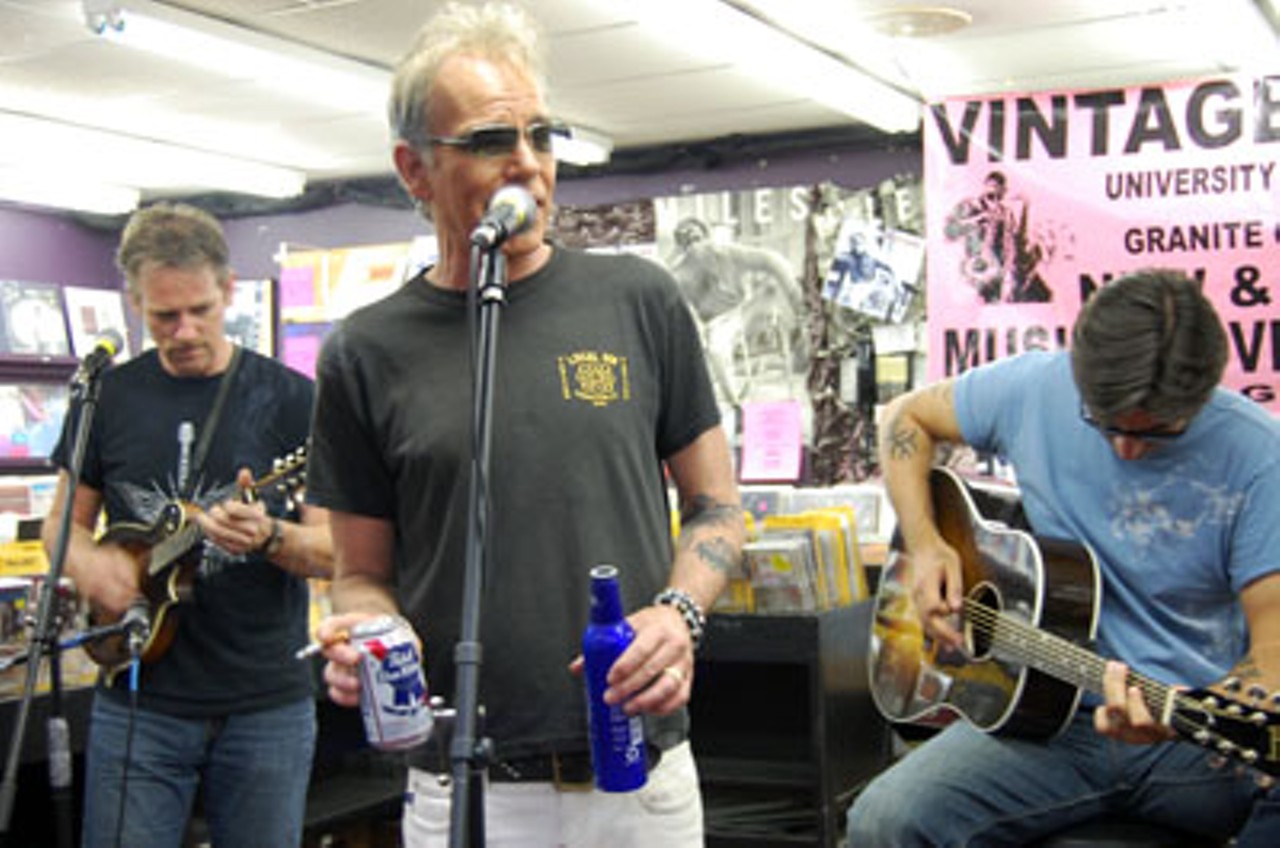 The Boxmasters performing "That Mountain." Thornton sings vocals for the group and appeared very comfortable with the crowd, wearing Local 359 Pipefitters (Charleston, South Carolina) shirt, white flared jeans and cowboy boots.