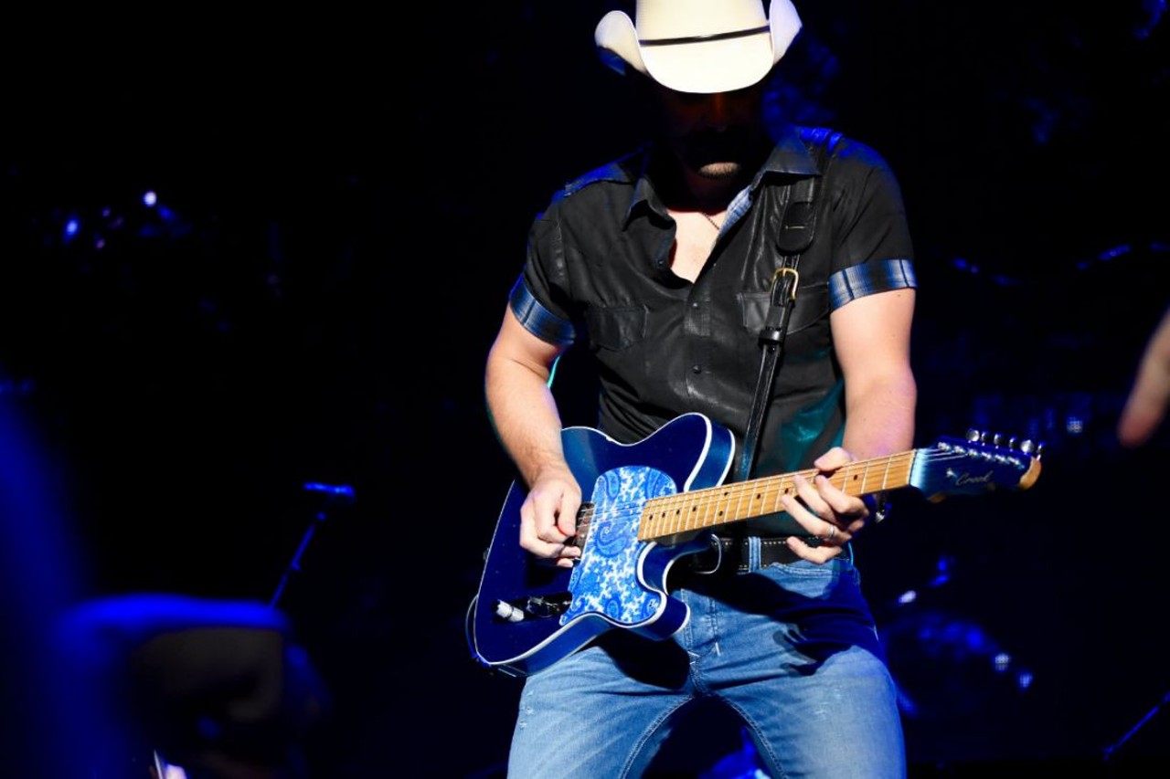 Brad Paisley Wowed the Crowd at Hollywood Casino Amphitheatre on Sunday