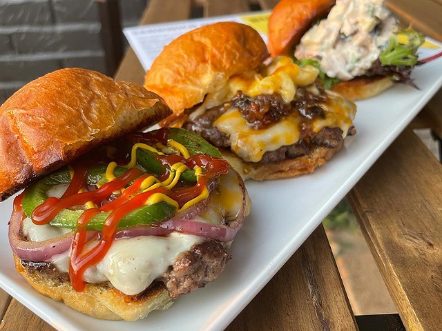 Soon you'll be able to scratch your Burger 809 itch in a downtown space.