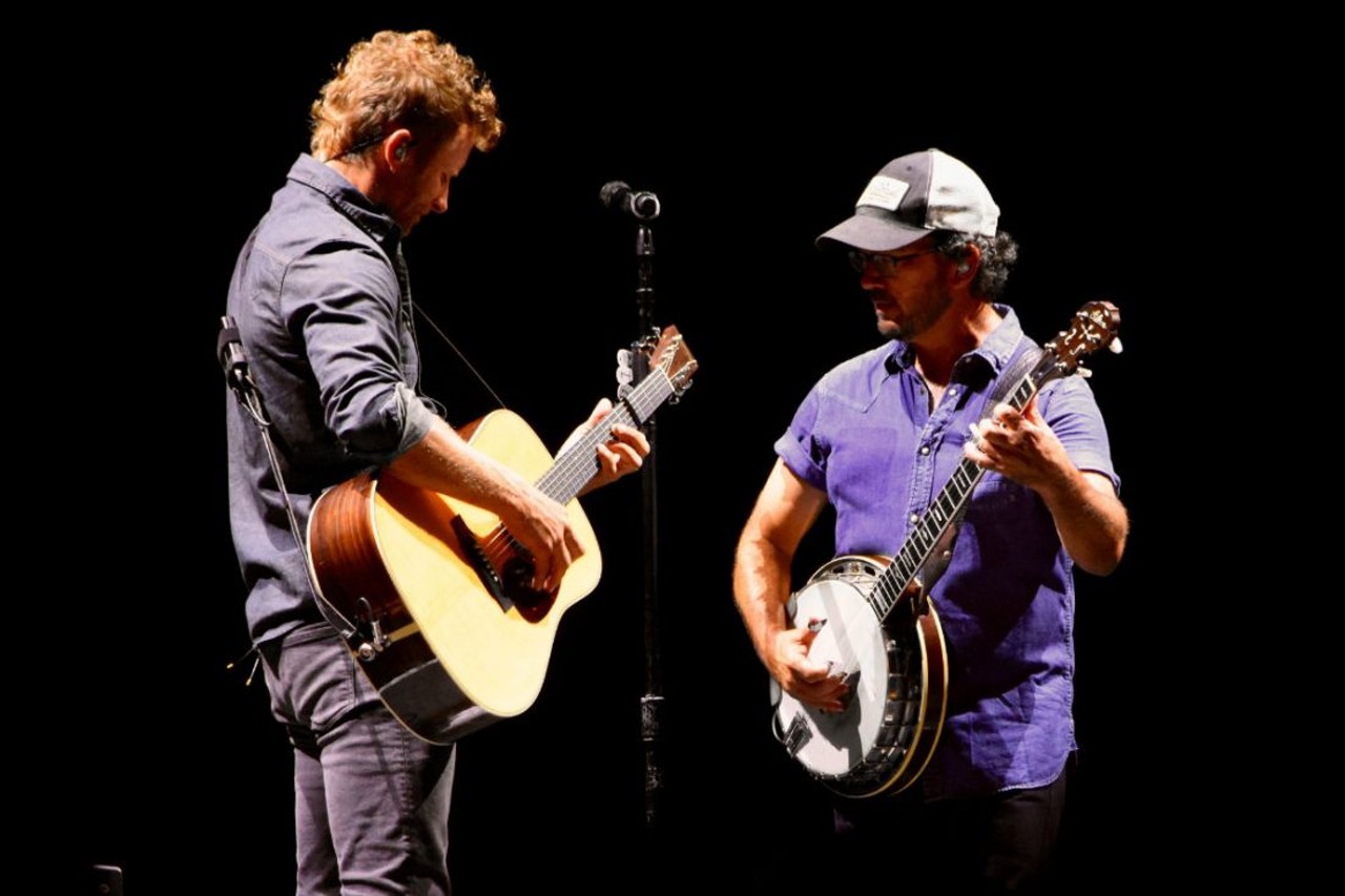 Dierks Bentley was a Hit at Hollywood Casino Amphitheatre on Friday