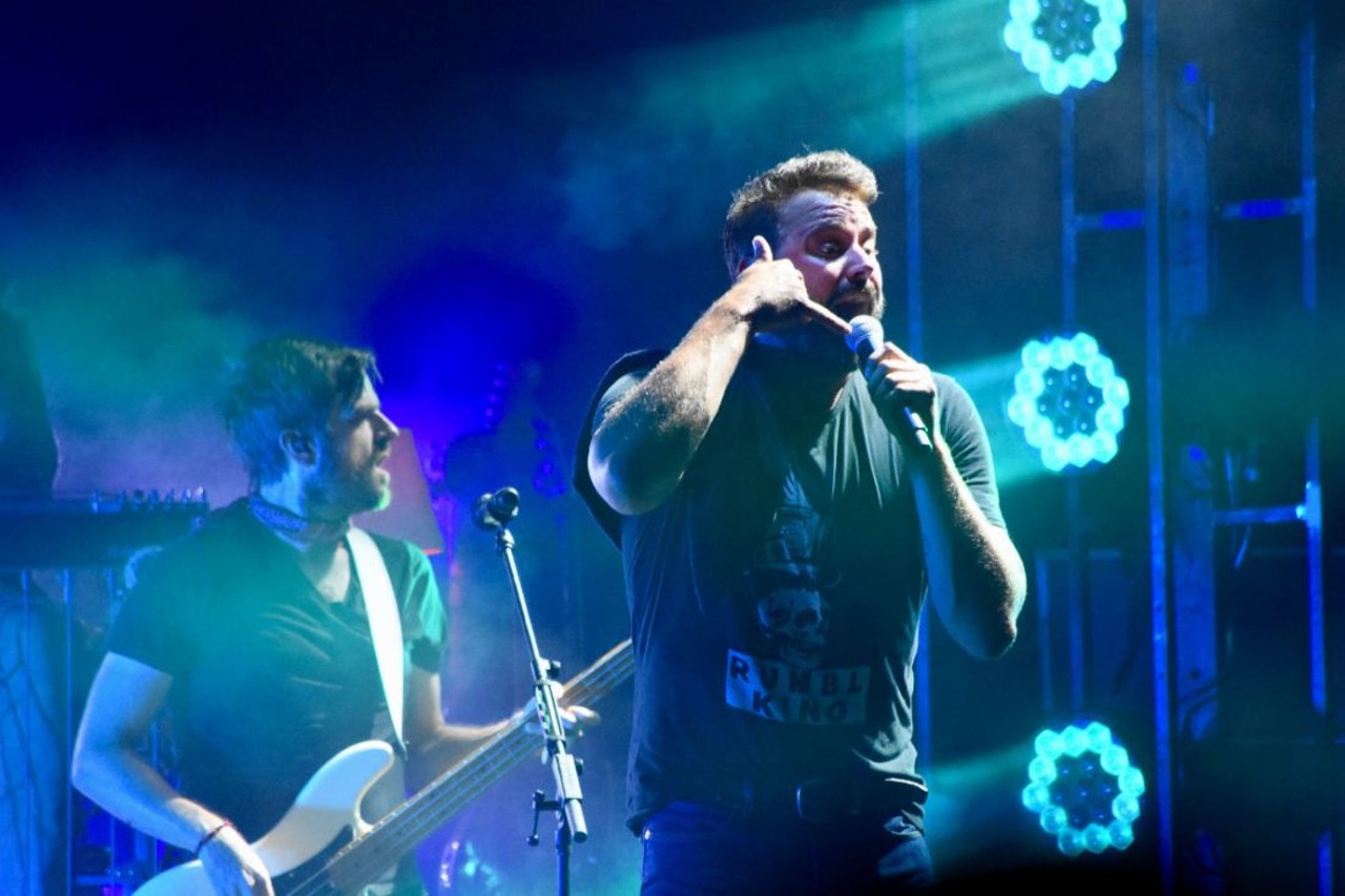 Dierks Bentley was a Hit at Hollywood Casino Amphitheatre on Friday