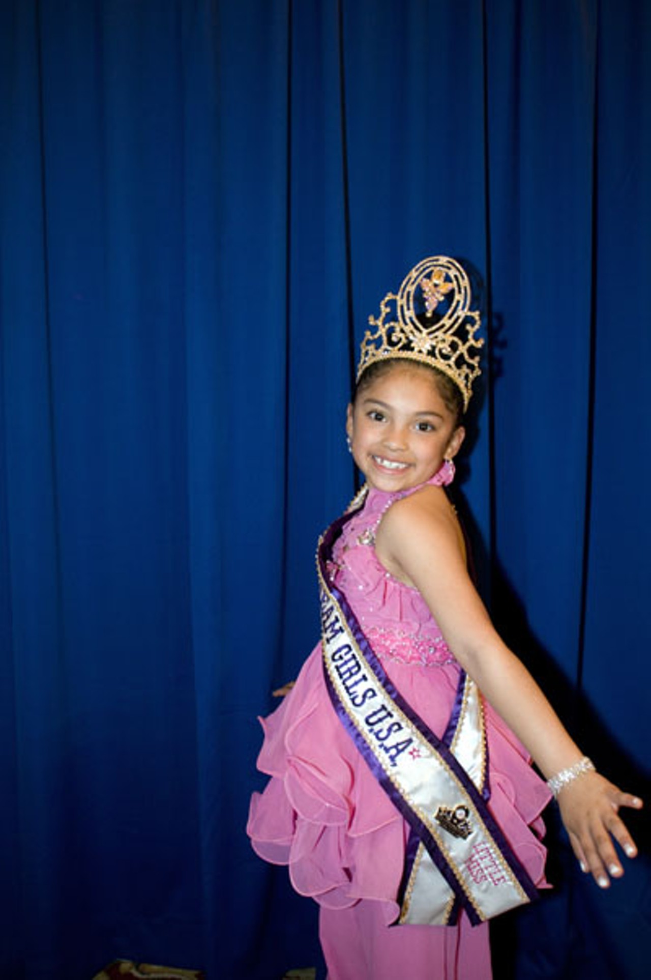 Beating Victoria, Davana and Gracie was Kassandra Lopez from Minnesota, shown being crowned Little Miss Dream Girls USA.