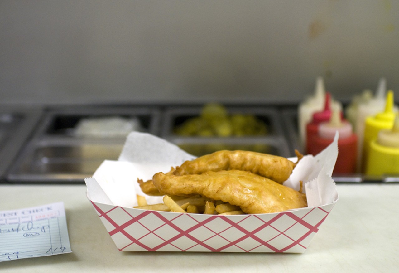 Fish & chips: fried cod, French fries.