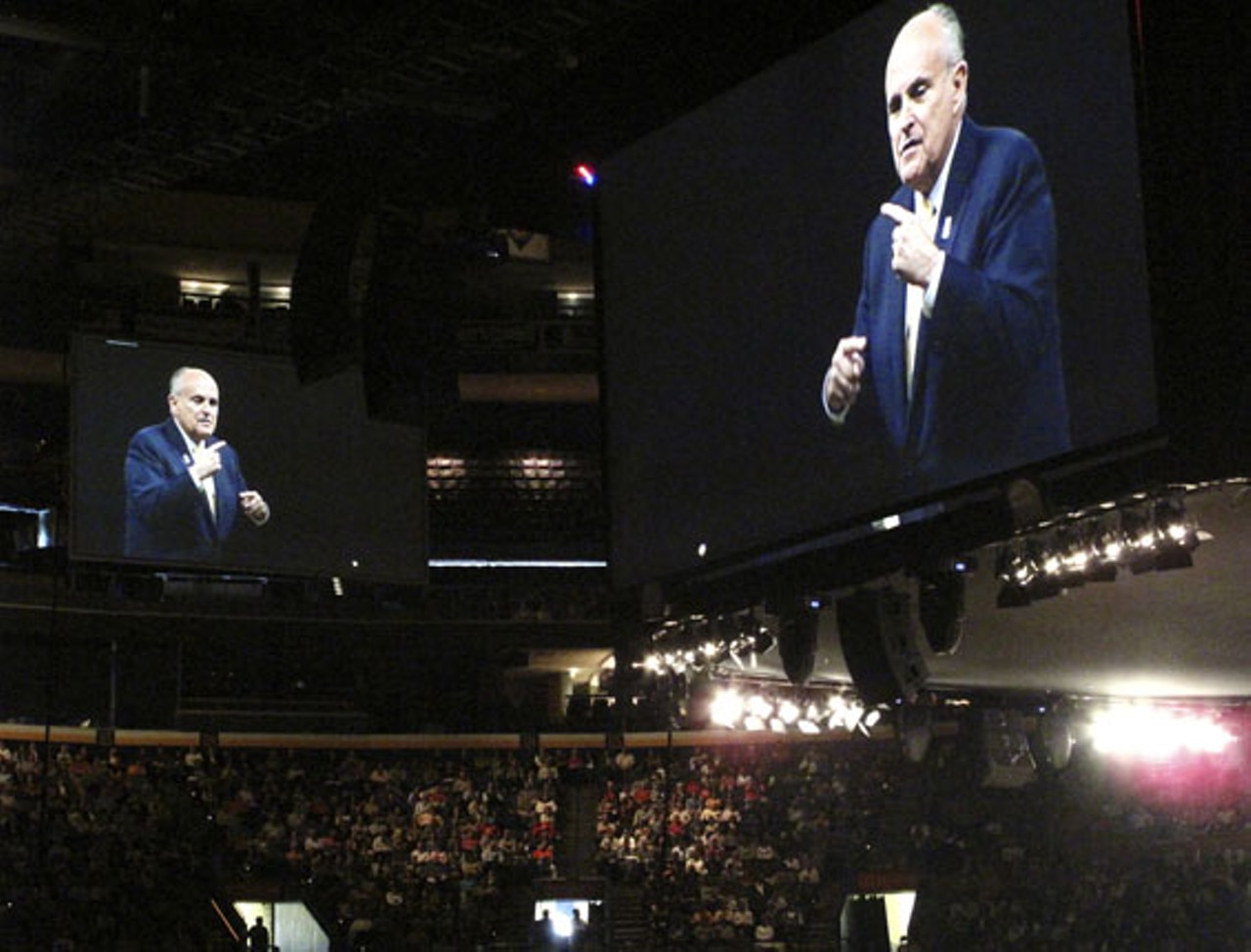 Citing his use of the Compstat program to reduce crime, Giuliani urged attendees to "become conversant with the computer and use it a lot."