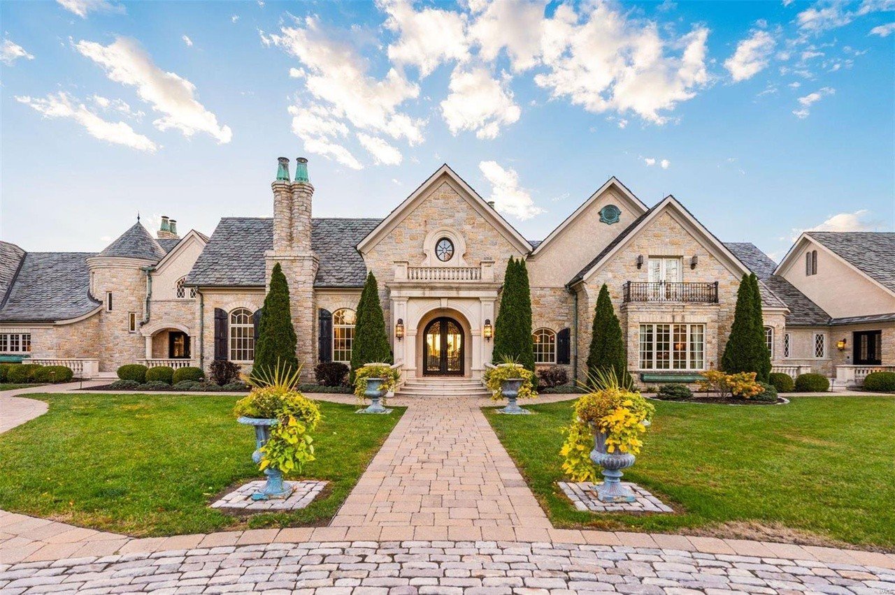 St. Louis-Area Estate With a Carwash Sells for $13 Million
