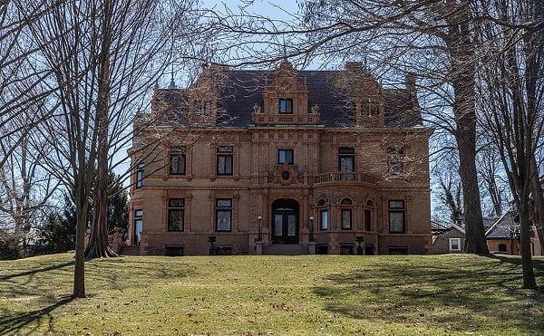 The house known as the "Magic Chef Mansion" was built in 1908.