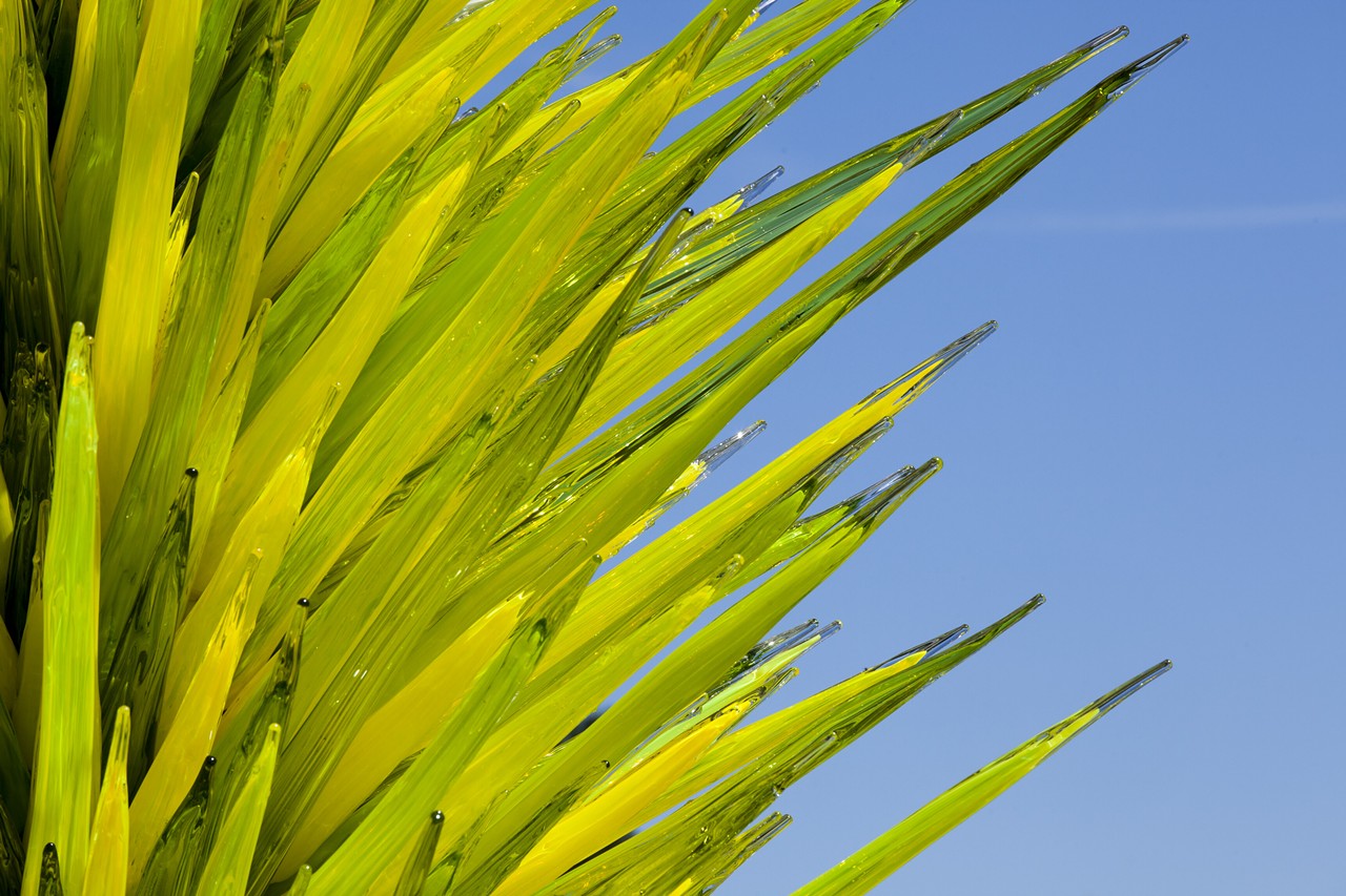 Dale Chihuly
Citron Icicle Tower (detail), 2012
31 x 7½ x 7½'
© 2022 Chihuly Studio. All rights reserved.