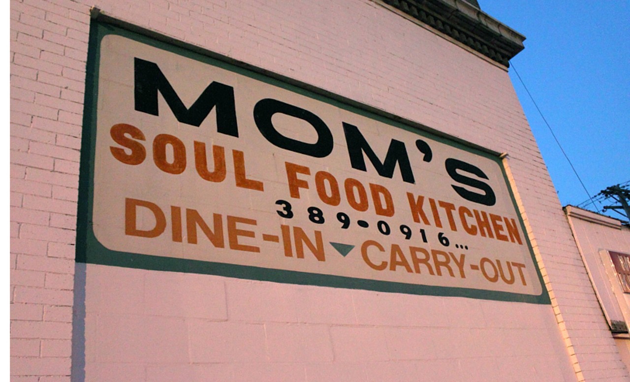 Mom's Soul Food Kitchen