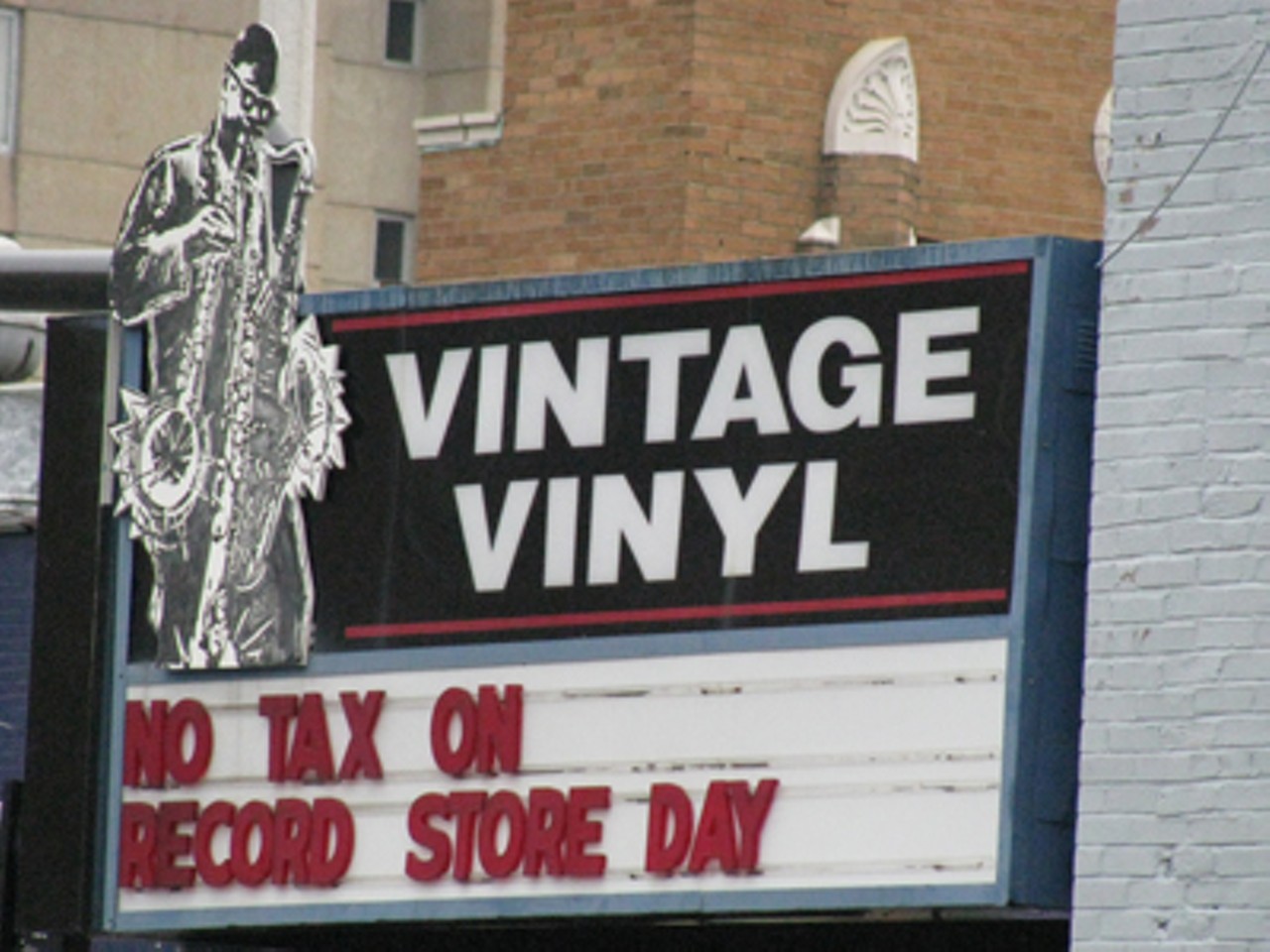Vintage Vinyl enticed customers with no sales tax on purchases.