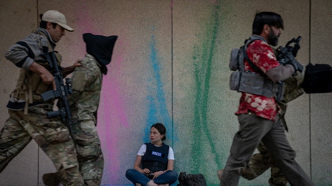 Journalists like Jessie (Cailee Spaeny) seek to cover the war zone in their own backyard.