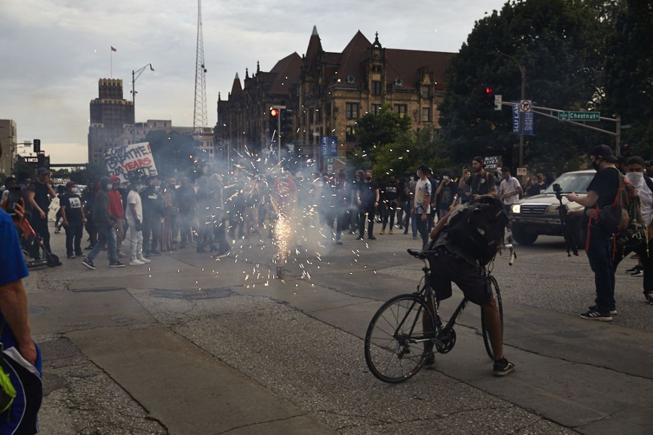 Peaceful Marches Followed by a Chaotic Night of Fires in St. Louis [PHOTOS]