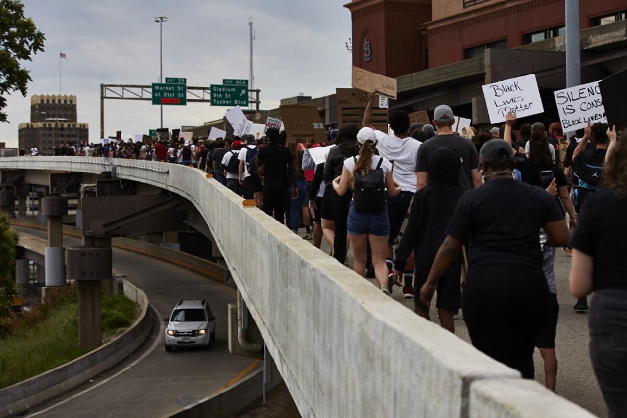 Peaceful Marches Followed by a Chaotic Night of Fires in St. Louis [PHOTOS]