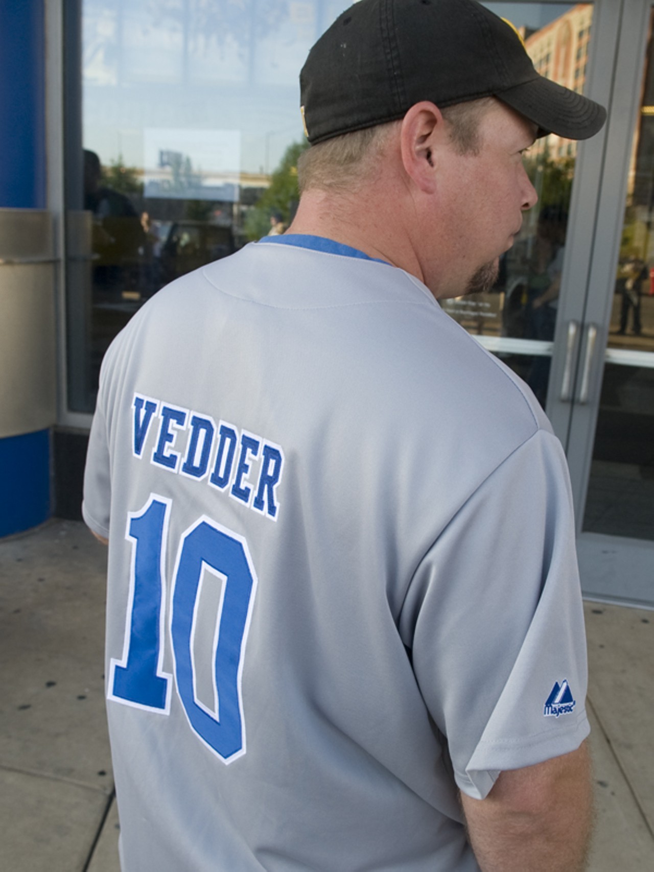 An Eddie Vedder Cubs jersey. What a novel idea!