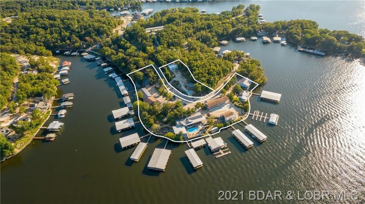 Resort that Inspired Netflix Show 'Ozark' Is For Sale at the Lake [PHOTOS]