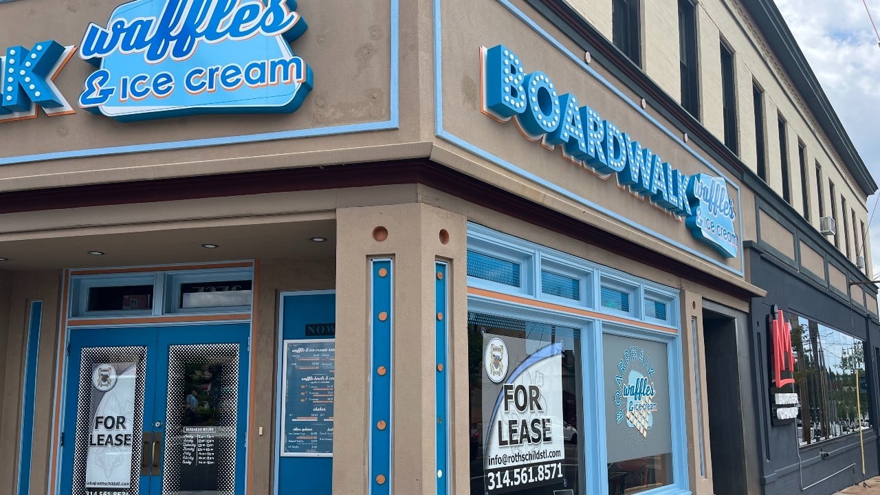 Former Boardwalk Waffles & Ice Cream Maplewood location now advertised as for lease.