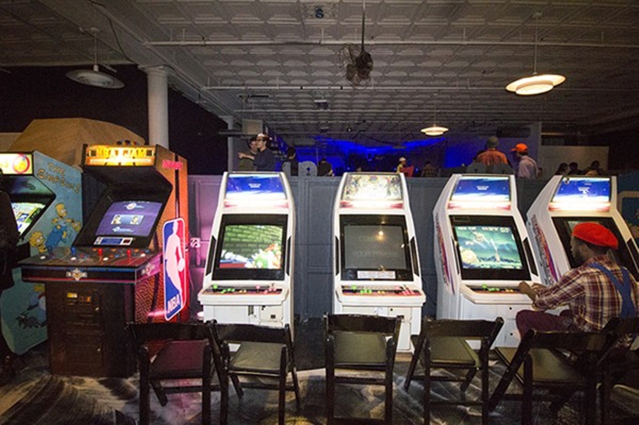 Play games for dirt cheap at RKDE.
RKDE isn't the only arcade bar in St. Louis, but all the games there are only a quarter. The space also frequently hosts live music. Photo by Mabel Suen.