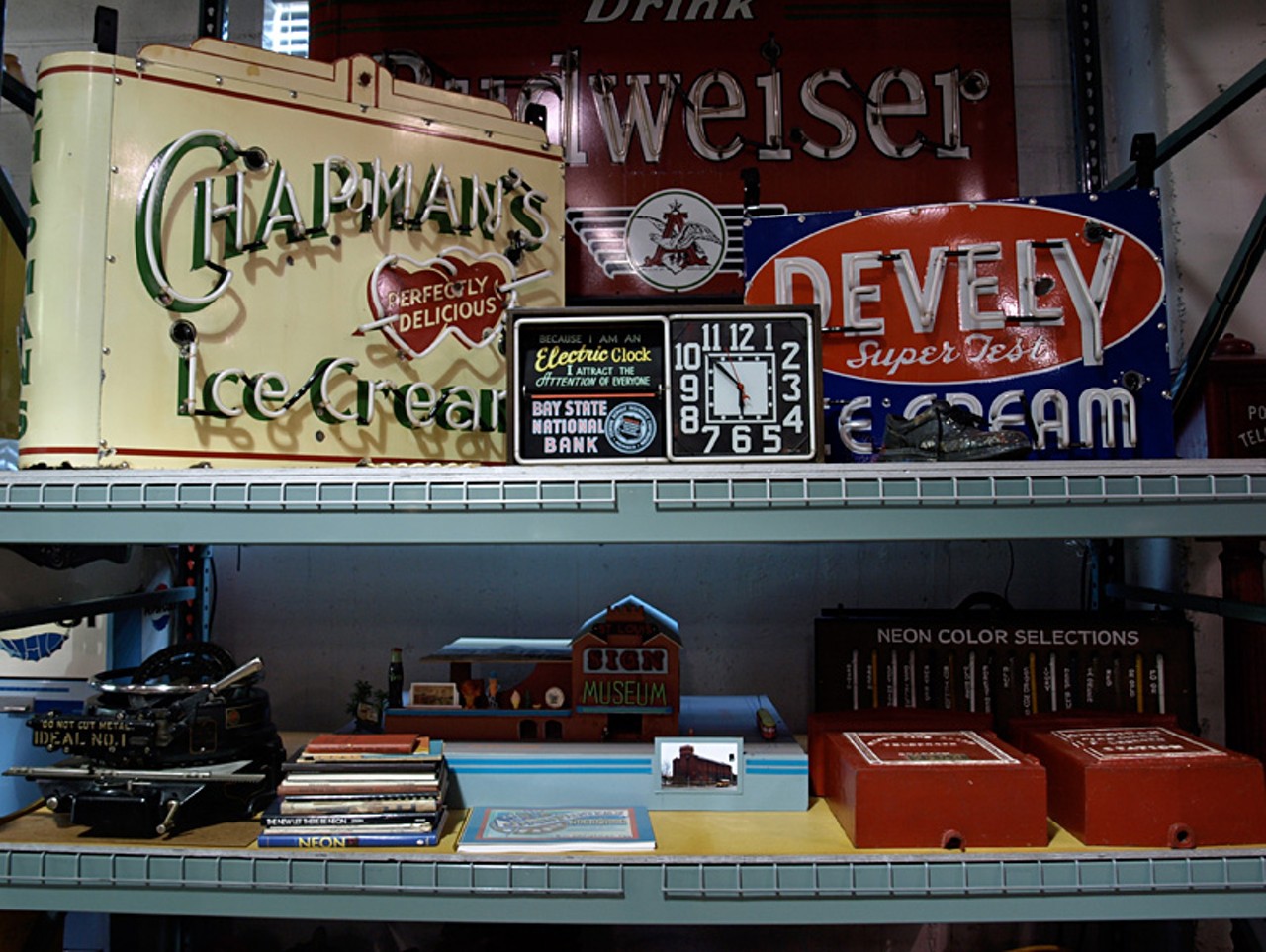 Greg Rhomberg's Antique Warehouse (antiquewhs.com)