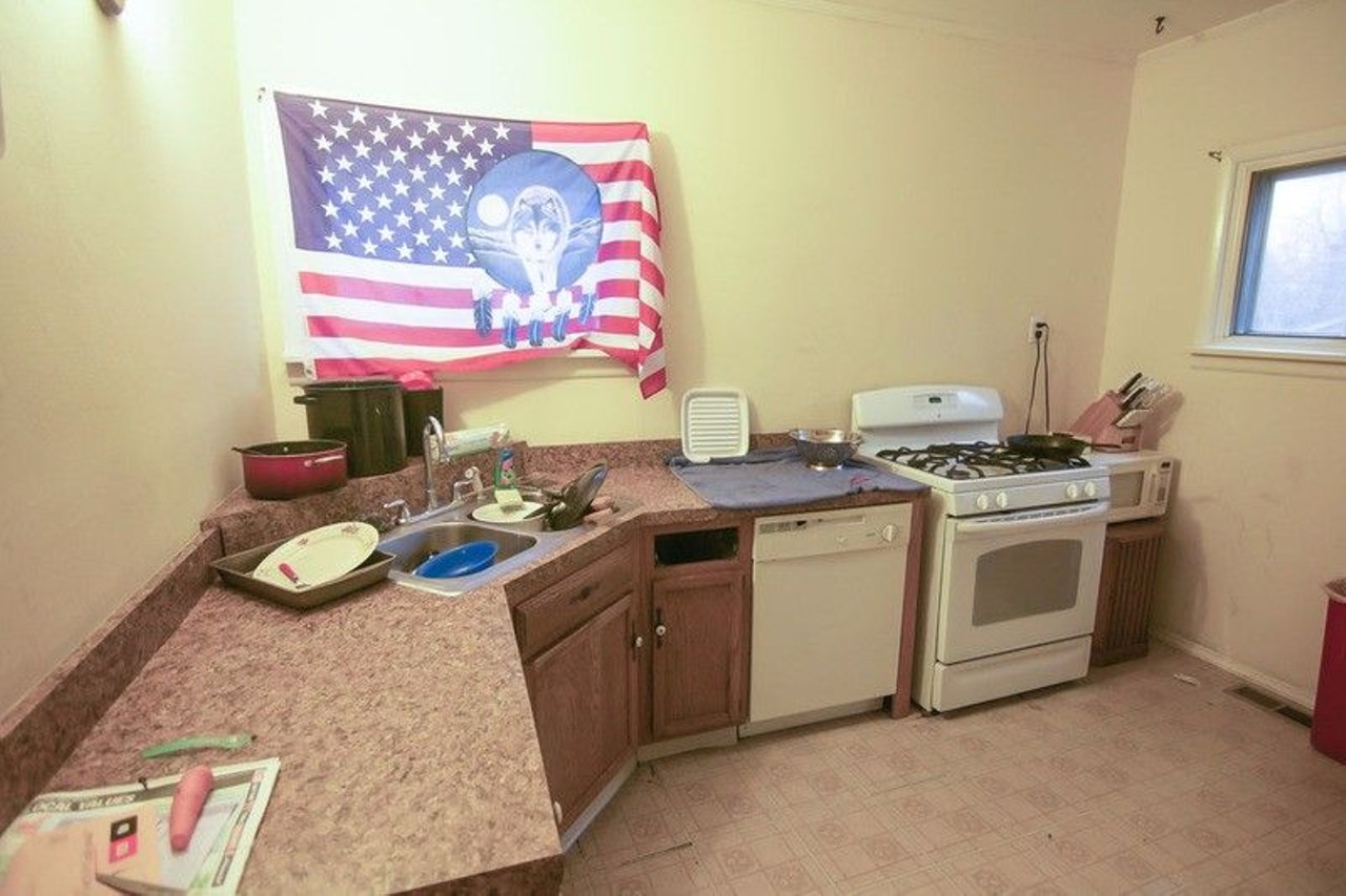 The Inside of This St. Louis Rental Home Is Bachelor Hell [PHOTOS]
