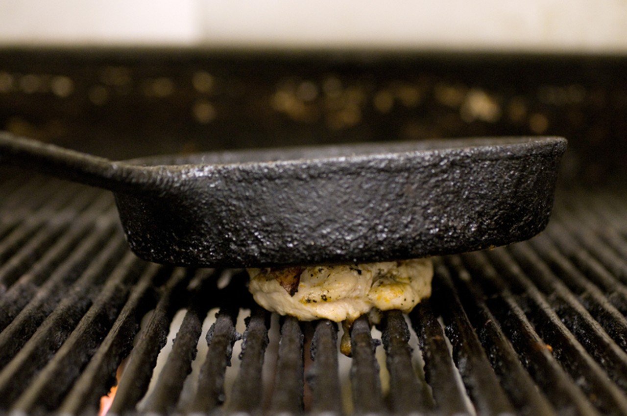 Who needs a grill-press when you have a perfectly old, seasoned cast iron skillet to do the job?