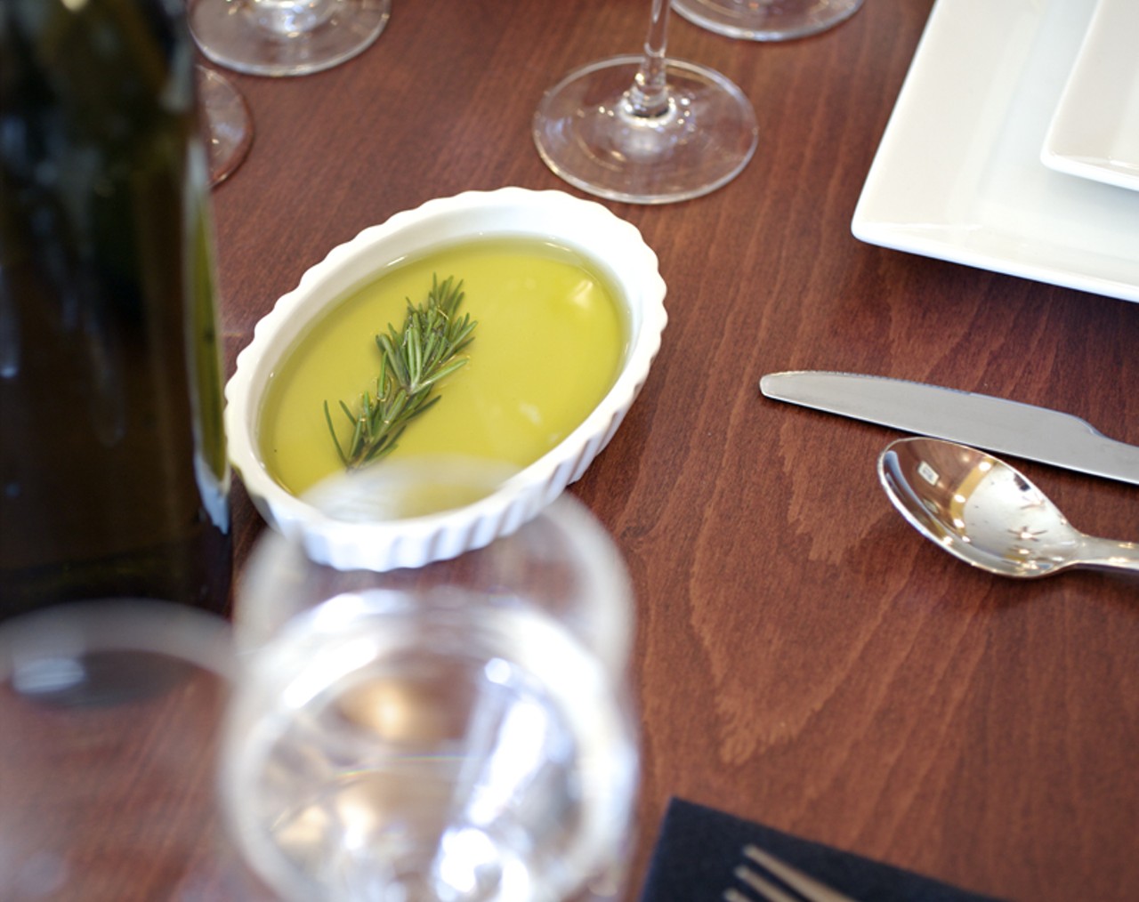 For the supper club table, olive oil with rosemary was available for dipping one&rsquo;s bread.