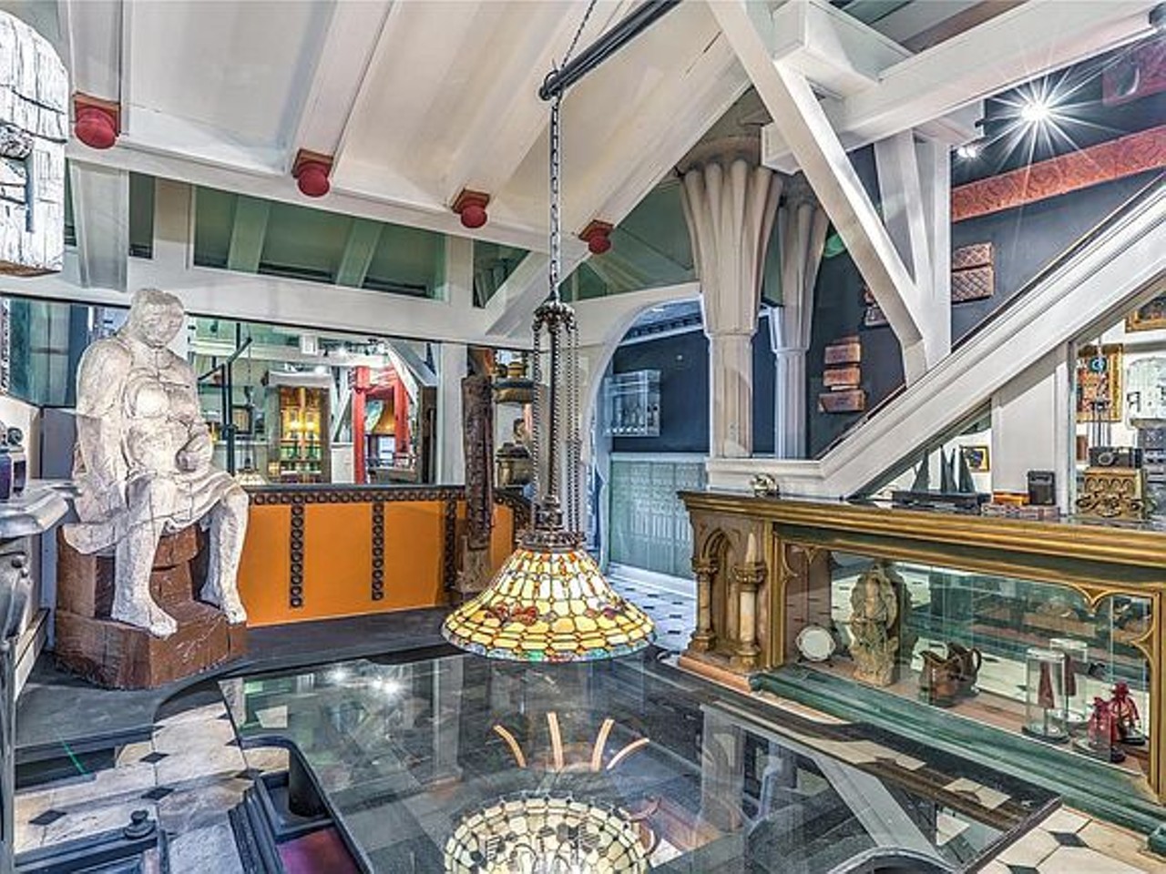 The Wildest House in St. Louis Is Going Viral on Zillow Gone Wild [PHOTOS]