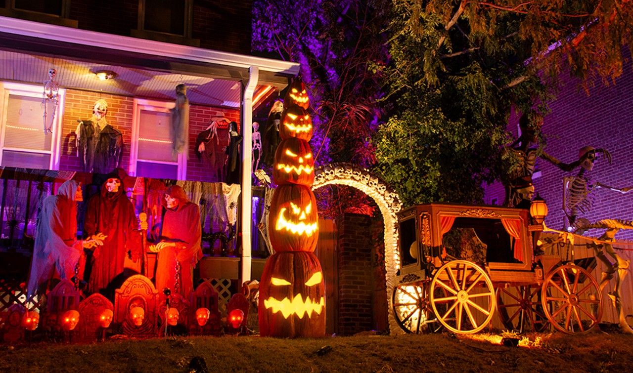 Insane Halloween house lights up in time to Macklemore's 'Downtown