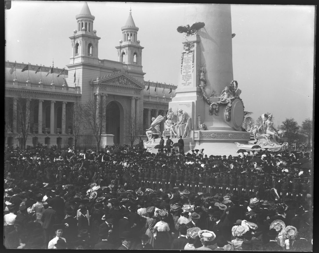 1904 WORLD'S FAIR OPENING DAY CROWDS
Find out more about this photo at MoHistory.org.