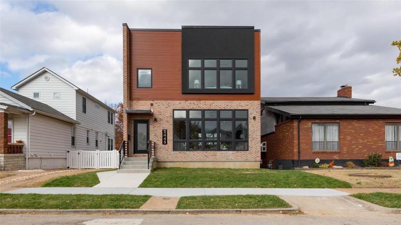 This Brand New House on the Hill Is Ultra-Modern and Swanky [PHOTOS]
