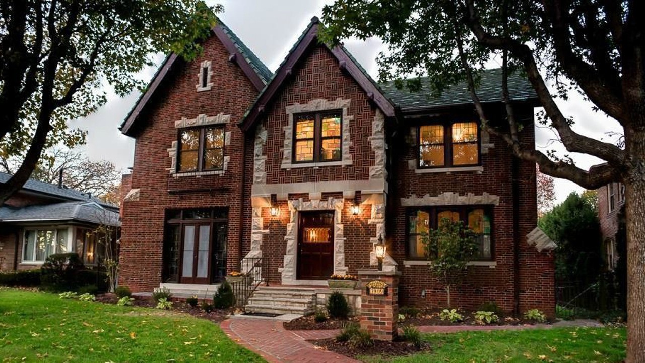 This House in Holly Hills Looks Like a Castle Inside [PHOTOS]