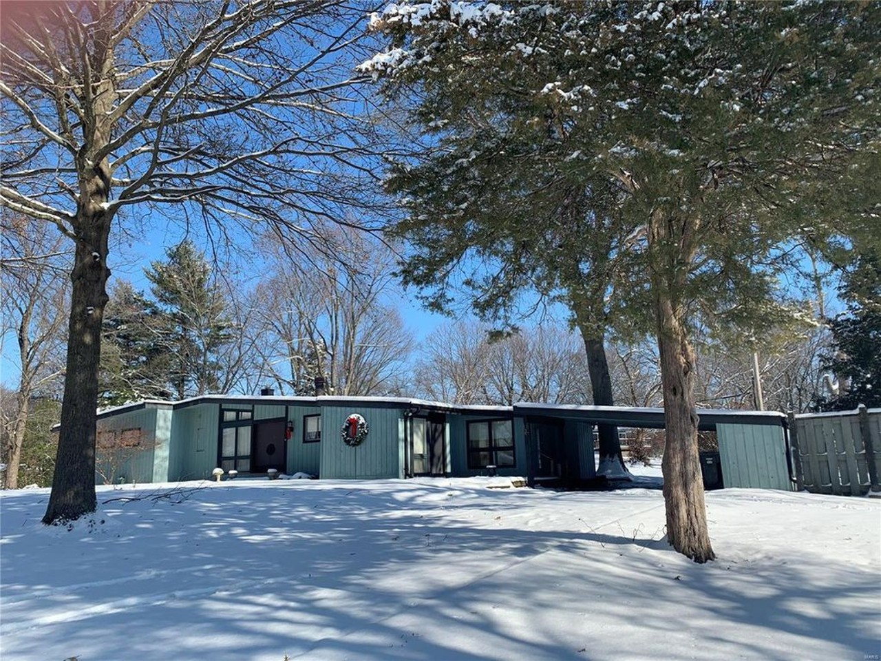 This Mid-Century Modern Fixer-Upper Could Be Your Dream Home